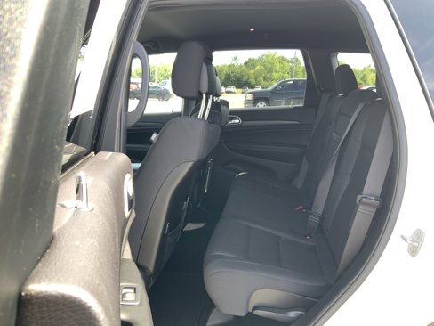 Used 2020 Jeep Grand Cherokee Laredo image 19