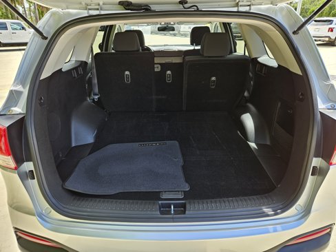 Used 2017 Kia Sorento L image 12