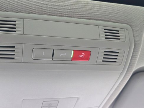 New 2025 Volkswagen Taos SE image 38