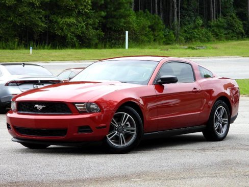 Used 2011 Ford Mustang Premium image 2
