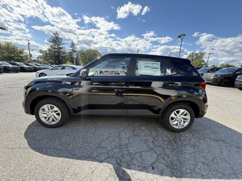 New 2025 Hyundai Venue SE image 6