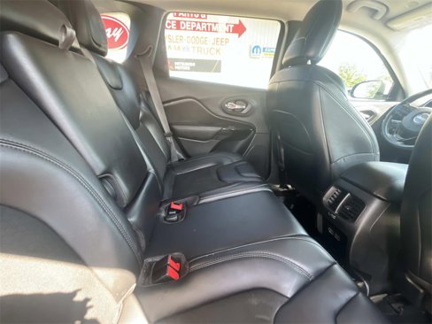 Used 2021 Jeep Cherokee Latitude Plus image 16