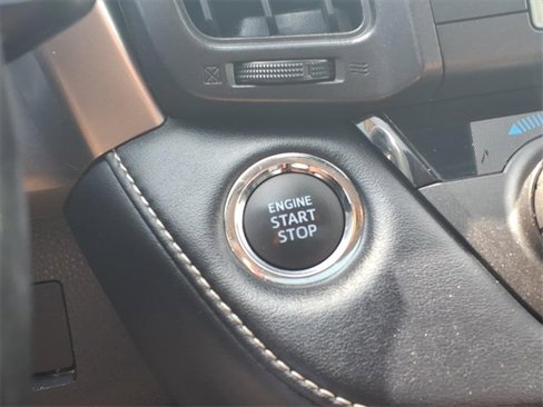 Used 2018 Toyota RAV4 Platinum image 12
