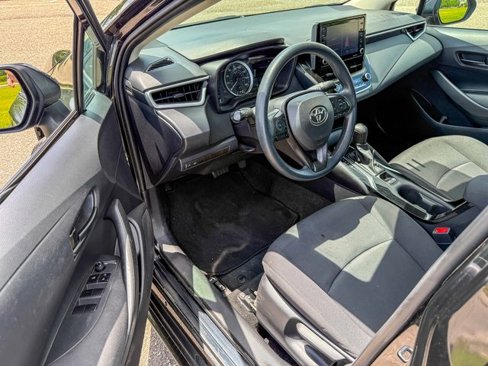 Used 2022 Toyota Corolla LE image 7