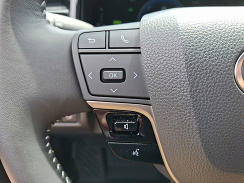 Used 2025 Toyota Camry SE image 20