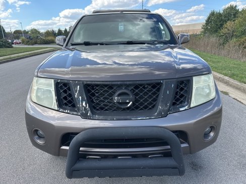 Used 2008 Nissan Pathfinder SE w/ Premium Pkg image 2