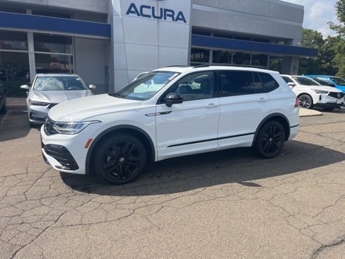 Used 2022 Volkswagen Tiguan SE R-Line image 31