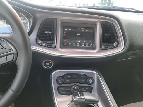 Used 2019 Dodge Challenger SXT image 15