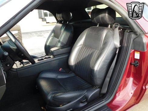 Used 2004 Ford Thunderbird image 18