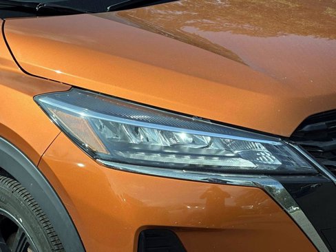Certified 2022 Nissan Kicks SR w/ Premium Package image 9