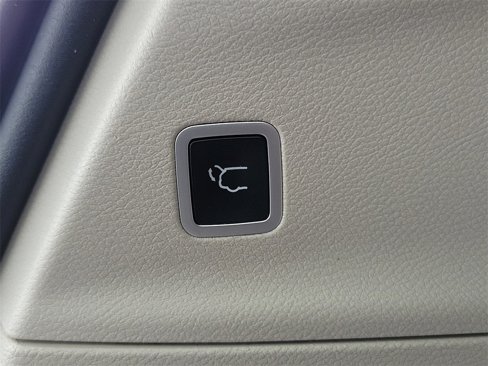Used 2018 Chrysler Pacifica Touring-L w/ Advanced Safetytec Group image 28