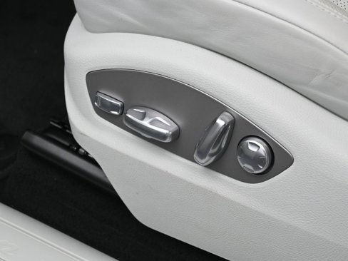 Used 2025 Porsche Macan image 15