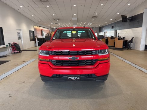 Used 2016 Chevrolet Silverado 1500 Custom image 3