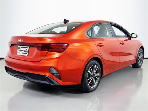 Used 2022 Kia Forte LXS w/ LXS Technology Package image 4
