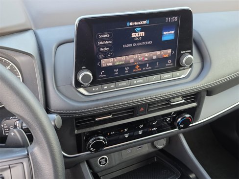 Used 2023 Nissan Rogue S image 8