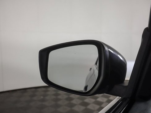 Used 2019 Nissan Kicks SR image 32