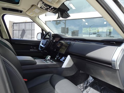 Used 2023 Land Rover Range Rover SE image 21