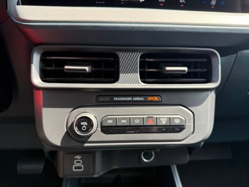 New 2025 Ford Maverick XL image 28
