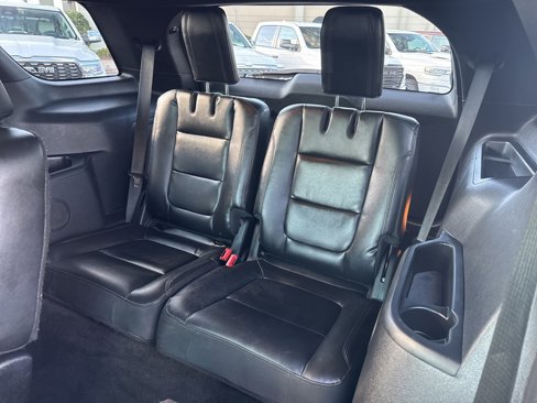 Used 2017 Ford Explorer XLT w/ Equipment Group 202A image 25