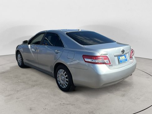 Used 2010 Toyota Camry image 4