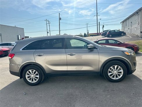 Used 2017 Kia Sorento LX w/ LX Convenience Package image 30