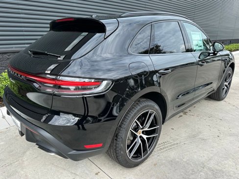 Used 2025 Porsche Macan image 10
