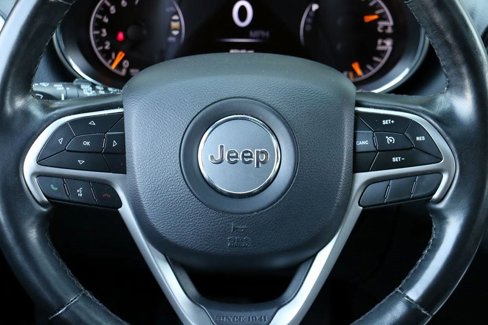 Used 2020 Jeep Grand Cherokee Altitude image 25