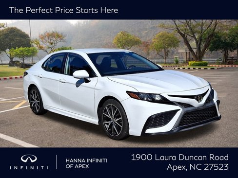 Used 2023 Toyota Camry SE image 1