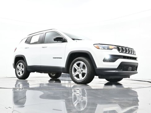 Used 2023 Jeep Compass Latitude w/ Convenience Group image 37