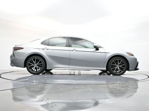 Used 2021 Toyota Camry SE image 40