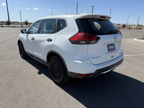 Used 2017 Nissan Rogue S image 9