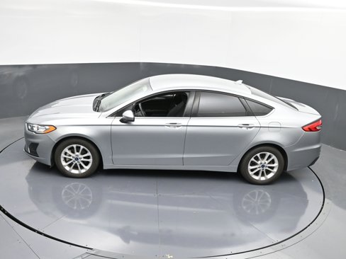 Used 2020 Ford Fusion SE image 31