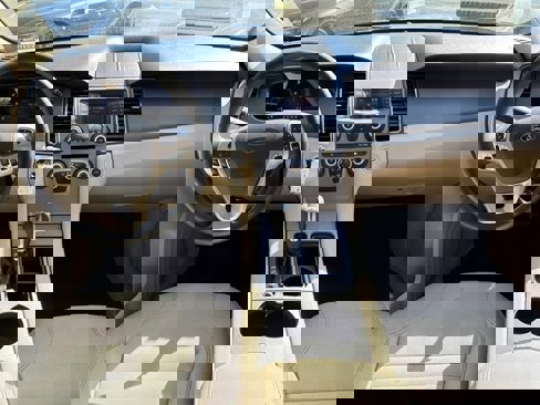 Certified 2019 Ford Taurus SE image 14