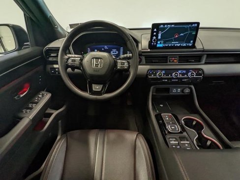 Certified 2025 Honda Pilot Black Edition image 33