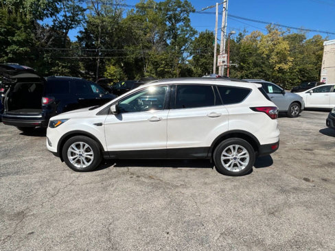 Used 2017 Ford Escape SE w/ Equipment Group 201A image 4