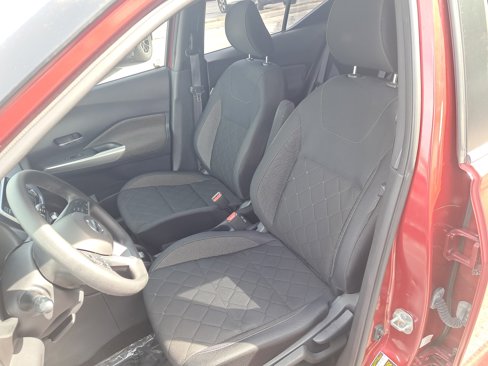Used 2019 Nissan Kicks SV image 13