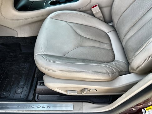 Used 2018 Lincoln MKC Select w/ Select Plus Package image 25