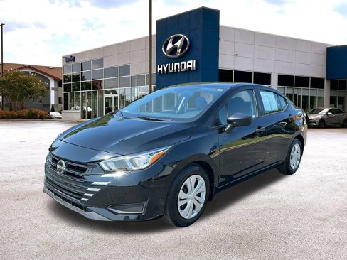 Used 2023 Nissan Versa S w/ Trunk Package image 1