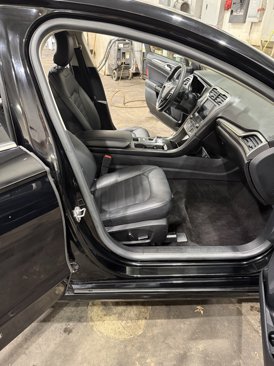 Used 2017 Ford Fusion SE w/ Fusion SE Technology Package image 13