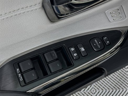 Used 2016 Toyota Avalon Limited image 23