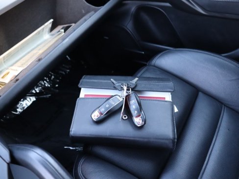 Used 2013 Porsche Cayenne Turbo image 40
