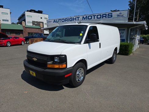 Used 2017 Chevrolet Express 2500 image 2