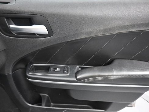 Used 2017 Dodge Charger SXT w/ Plus Group image 39
