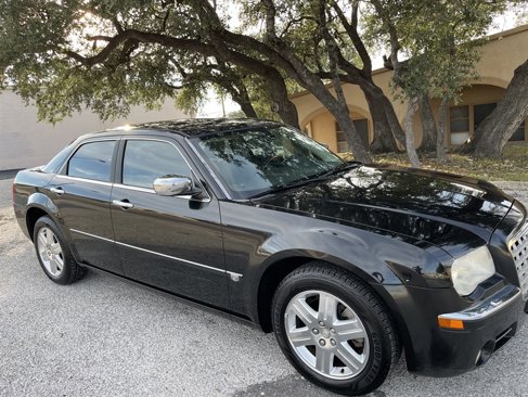 Used 2005 Chrysler 300 C w/ Protection Group II image 5