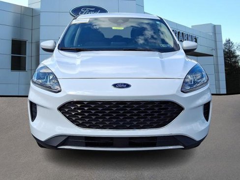 Certified 2020 Ford Escape SE image 2