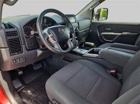 Used 2015 Nissan Titan SV image 23