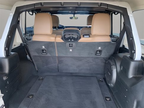 Used 2020 Jeep Wrangler Unlimited Sahara image 19