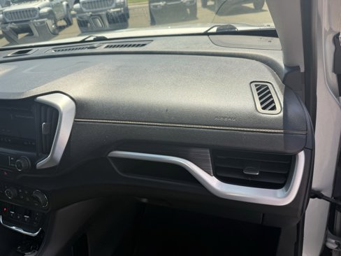 Used 2021 GMC Terrain SLT image 34