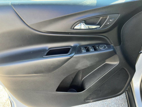Used 2018 Chevrolet Equinox LT image 22