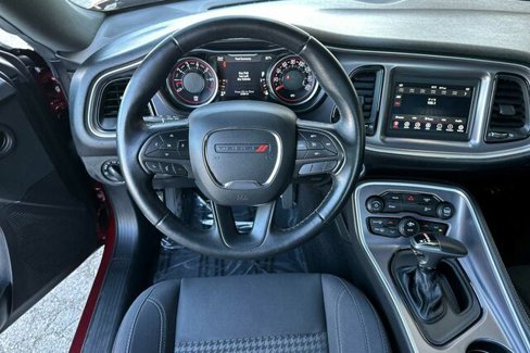 Used 2019 Dodge Challenger SXT image 14